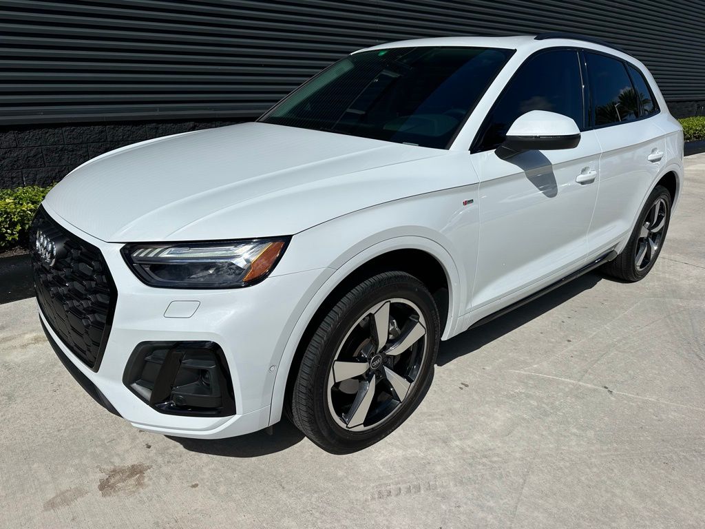 Thumbnail: 2022 Audi Q5 - 7