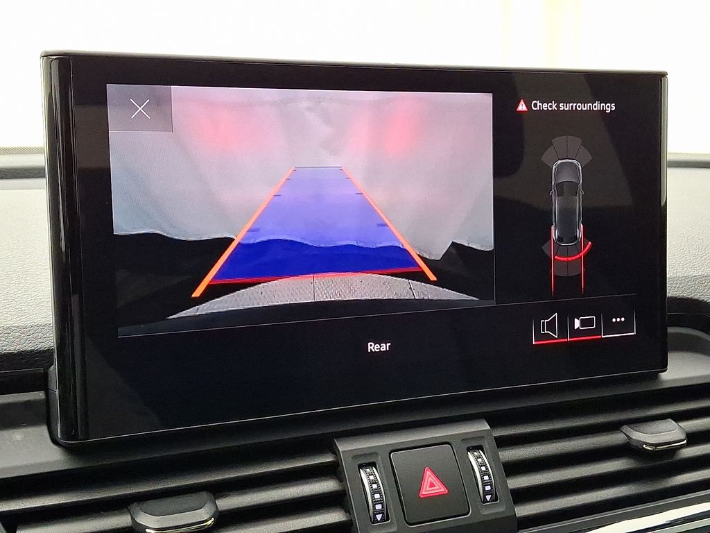 Thumbnail: 2022 Audi Q5 - 19