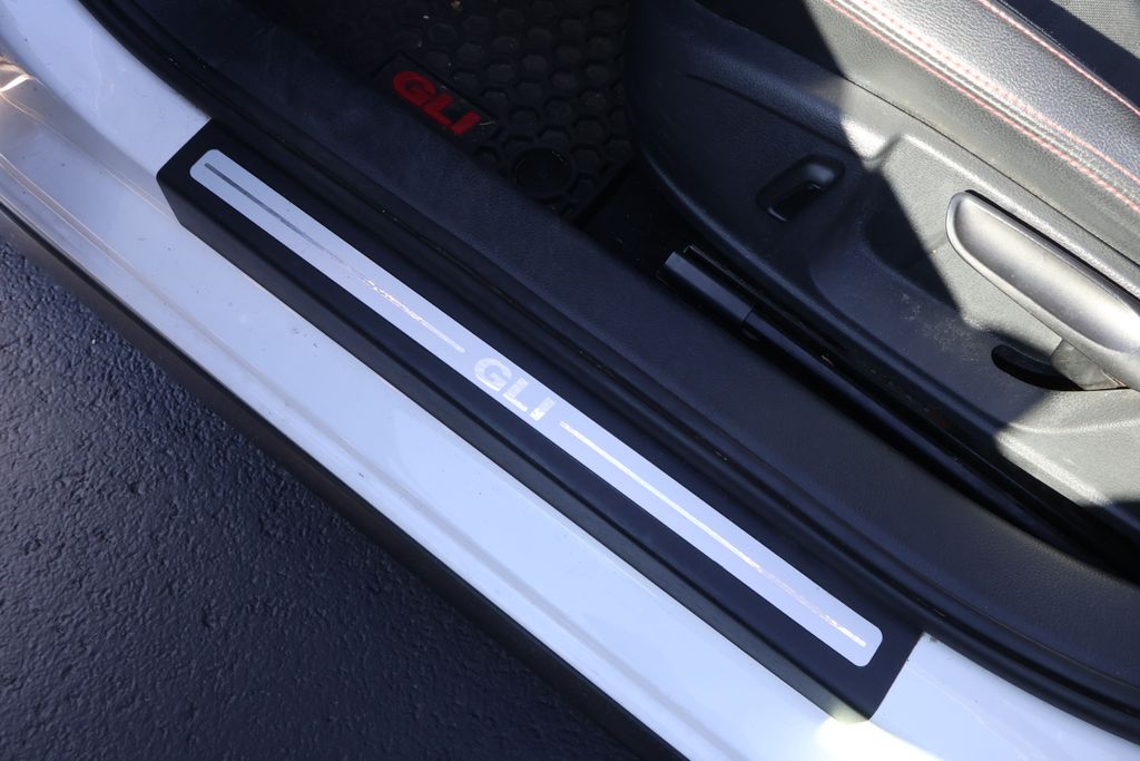 Thumbnail: 2013 Volkswagen Jetta - 27