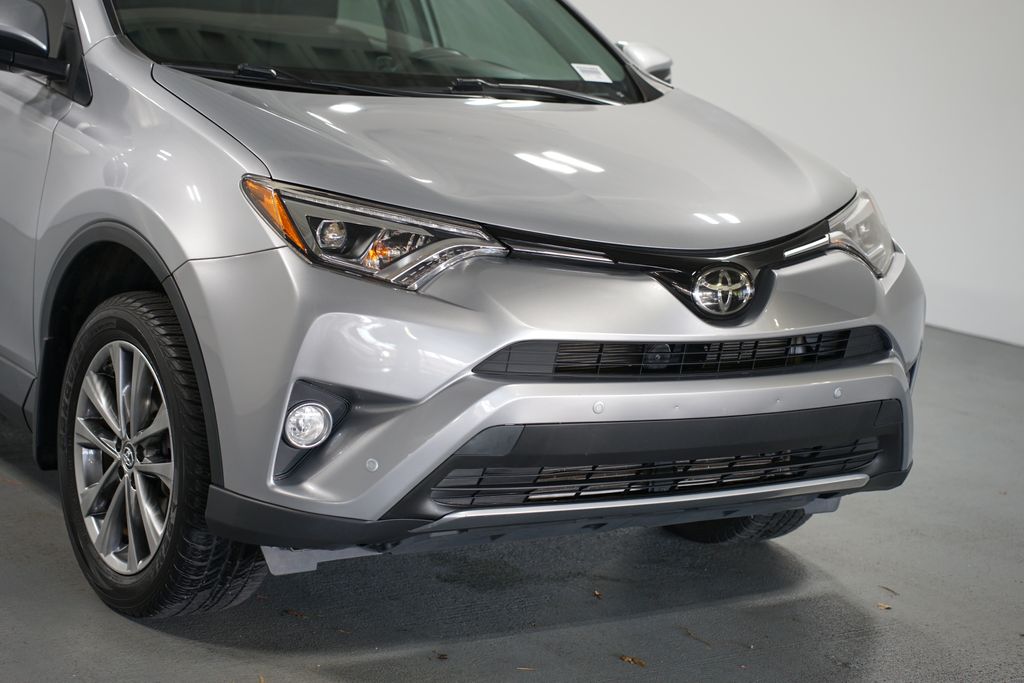 Thumbnail: 2017 Toyota RAV4 - 4