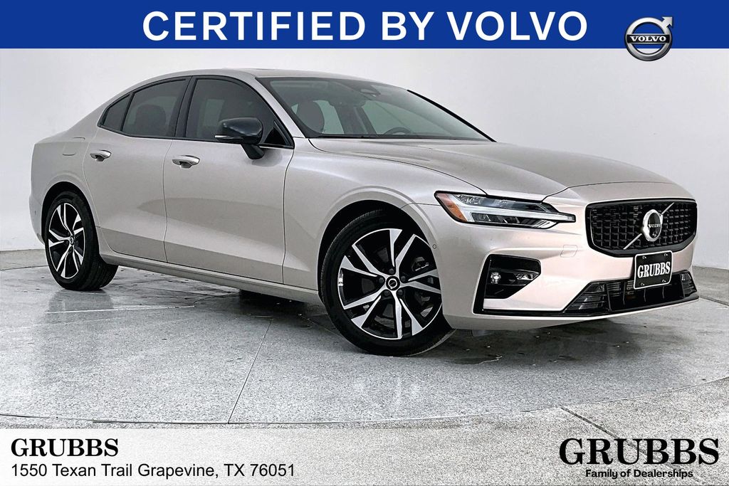 2025 Volvo S60 B5 Plus FWD