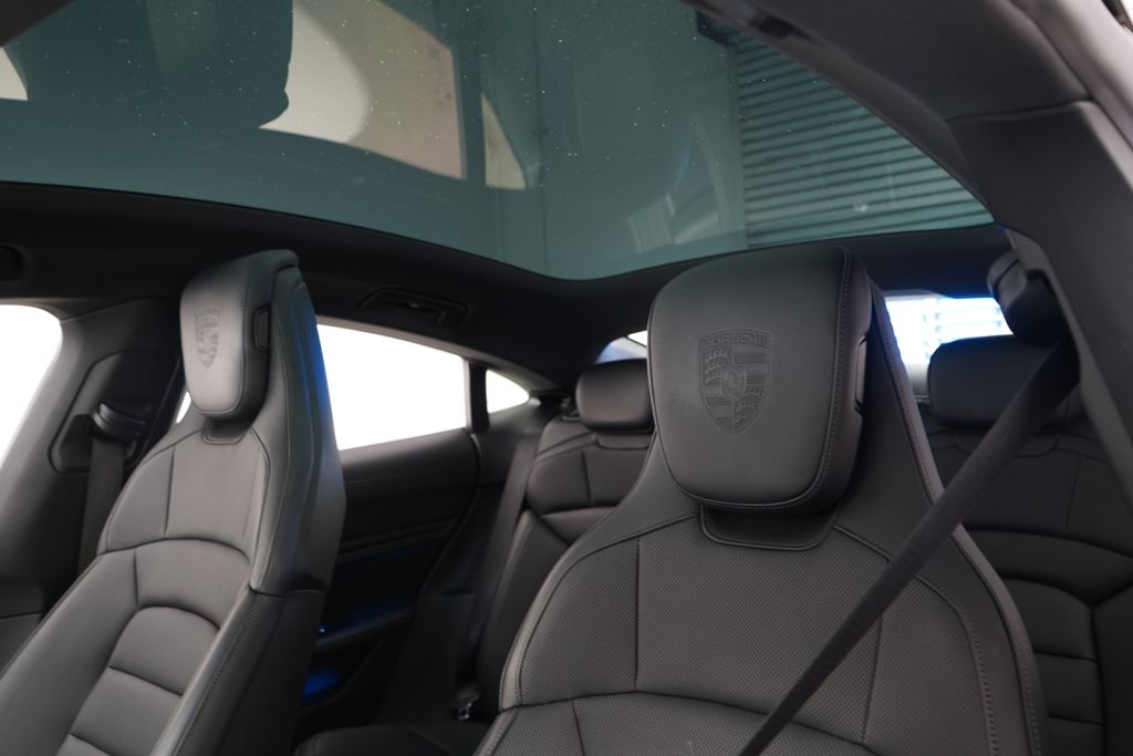 Thumbnail: 2022 Porsche Taycan - 7