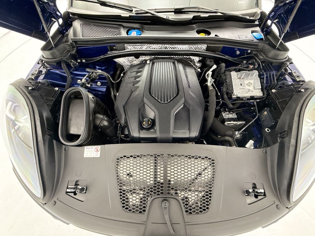 Thumbnail: 2024 Porsche Macan - 29