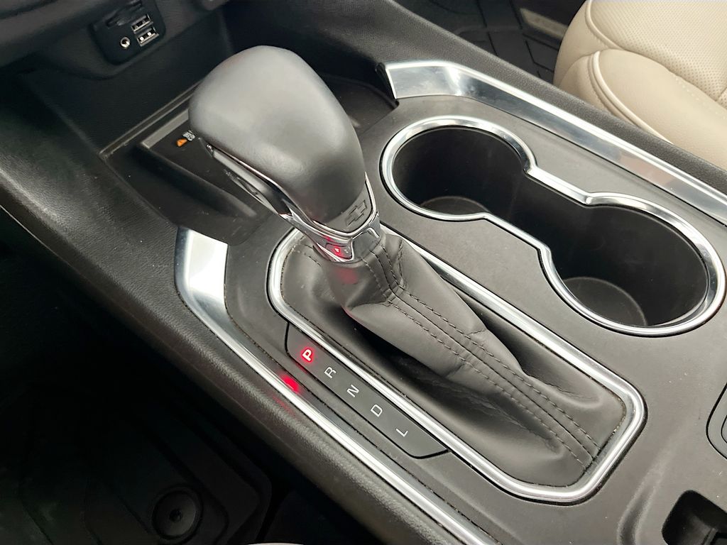 Used 2023 Black Chevrolet Premier image 17