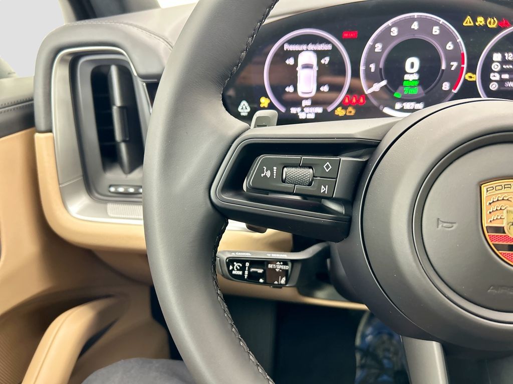 Thumbnail: 2026 Porsche Cayenne - 14