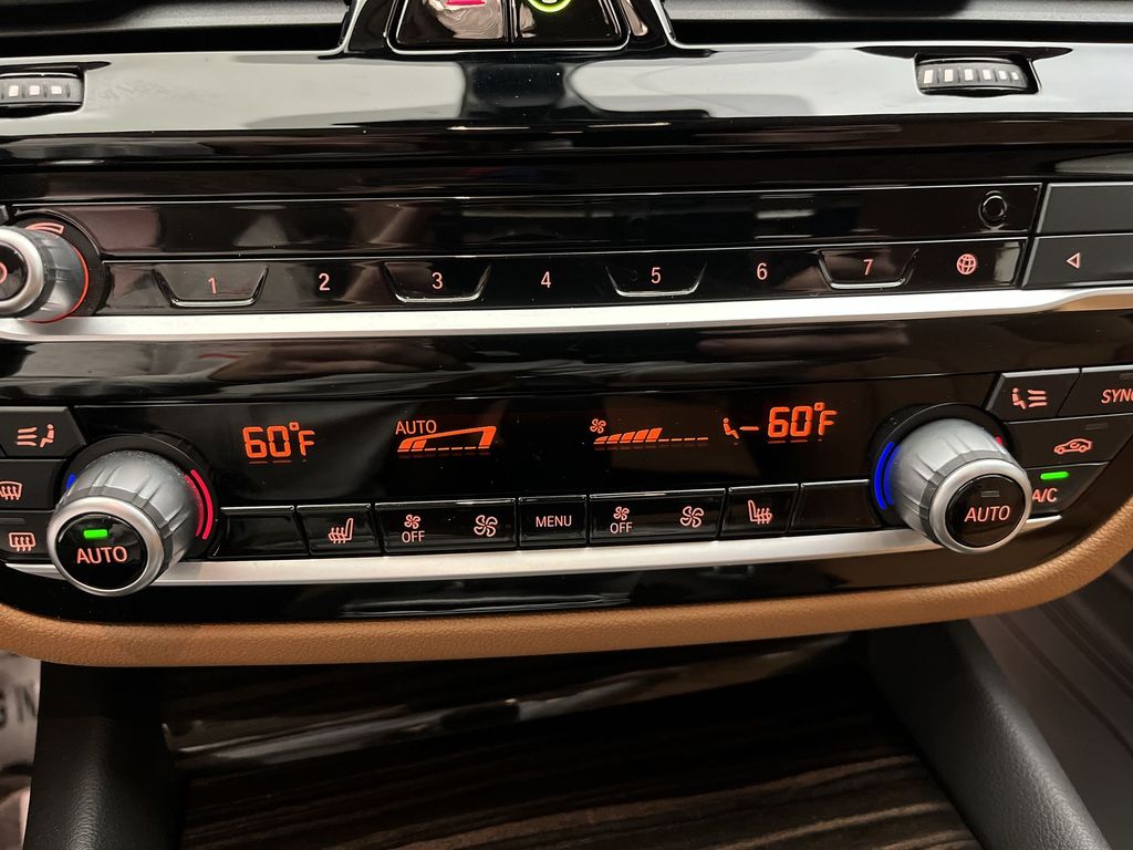 Thumbnail: 2022 BMW 5 Series - 19