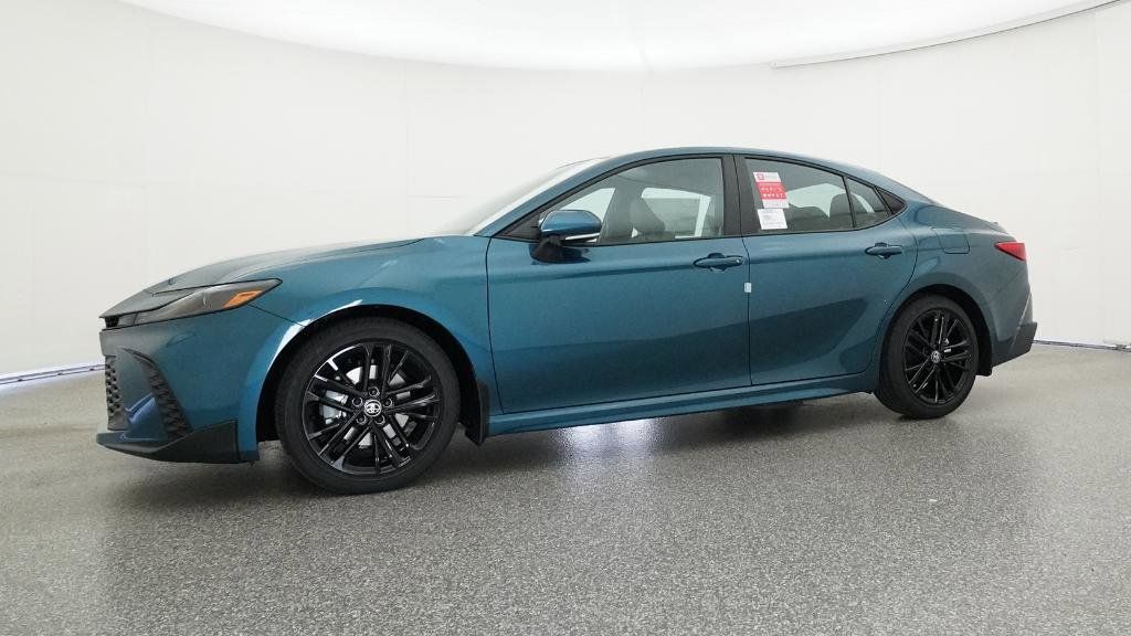 2025 Toyota Camry SE 31