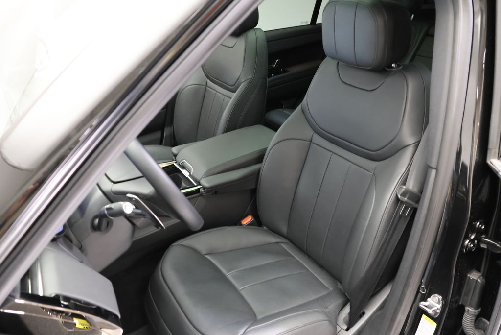 Thumbnail: 2025 Land Rover Range Rover Sport - 31