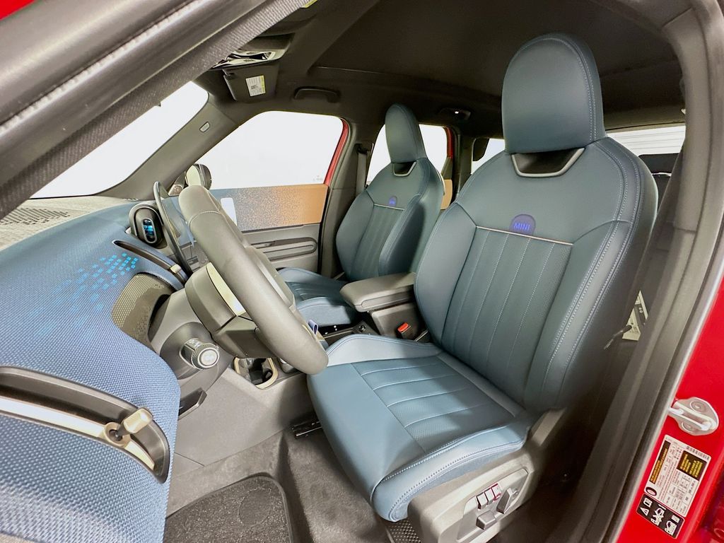 2025 MINI Cooper Countryman Base 16