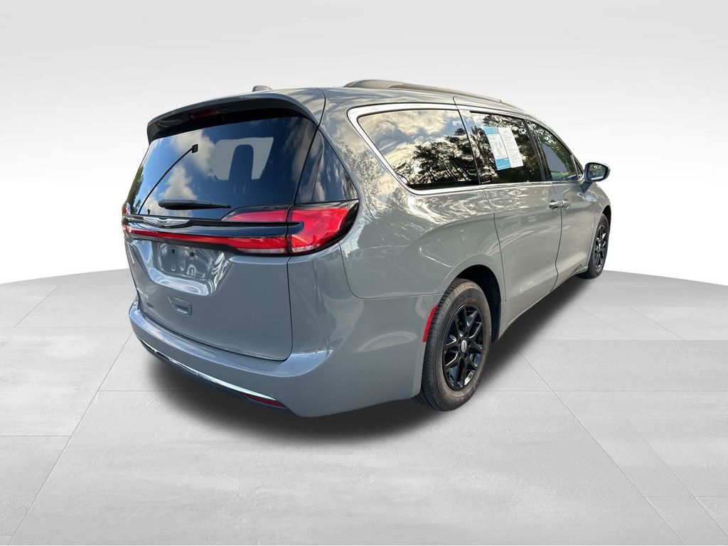 2022 Chrysler Pacifica Touring L 9