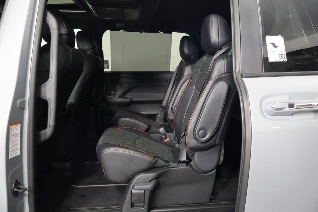 Thumbnail: 2024 Toyota Sienna - 11