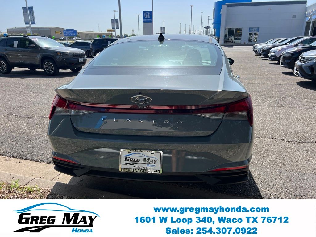 2022 Hyundai Elantra SEL - 6