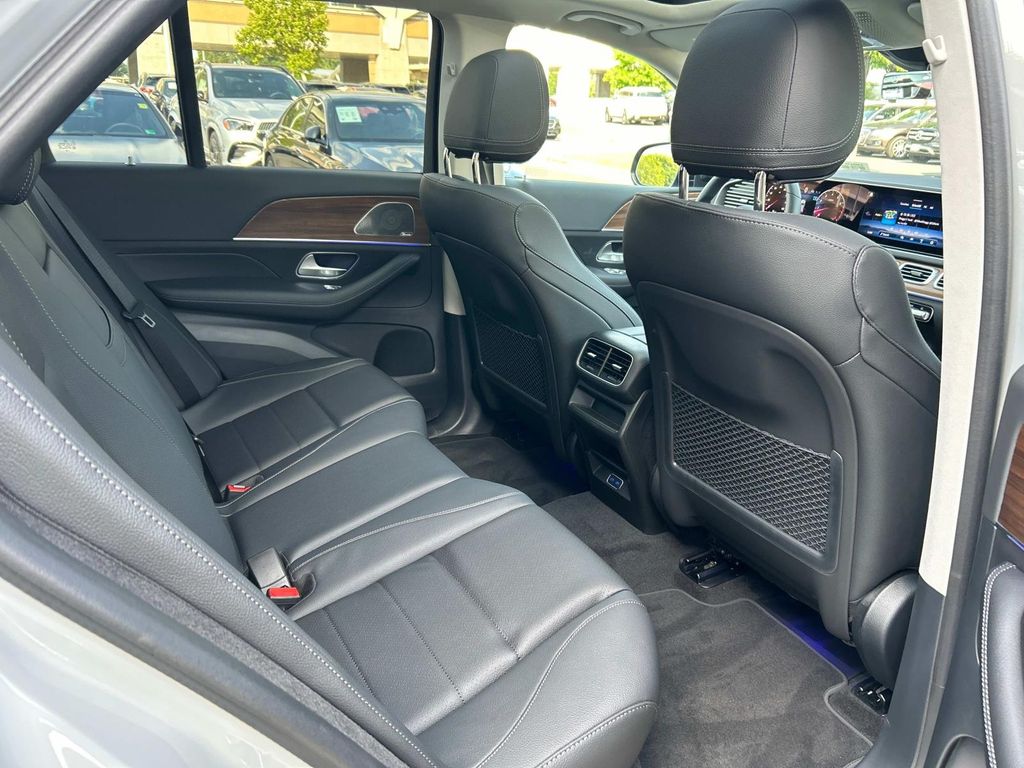 Thumbnail: 2025 Mercedes-Benz GLE - 22