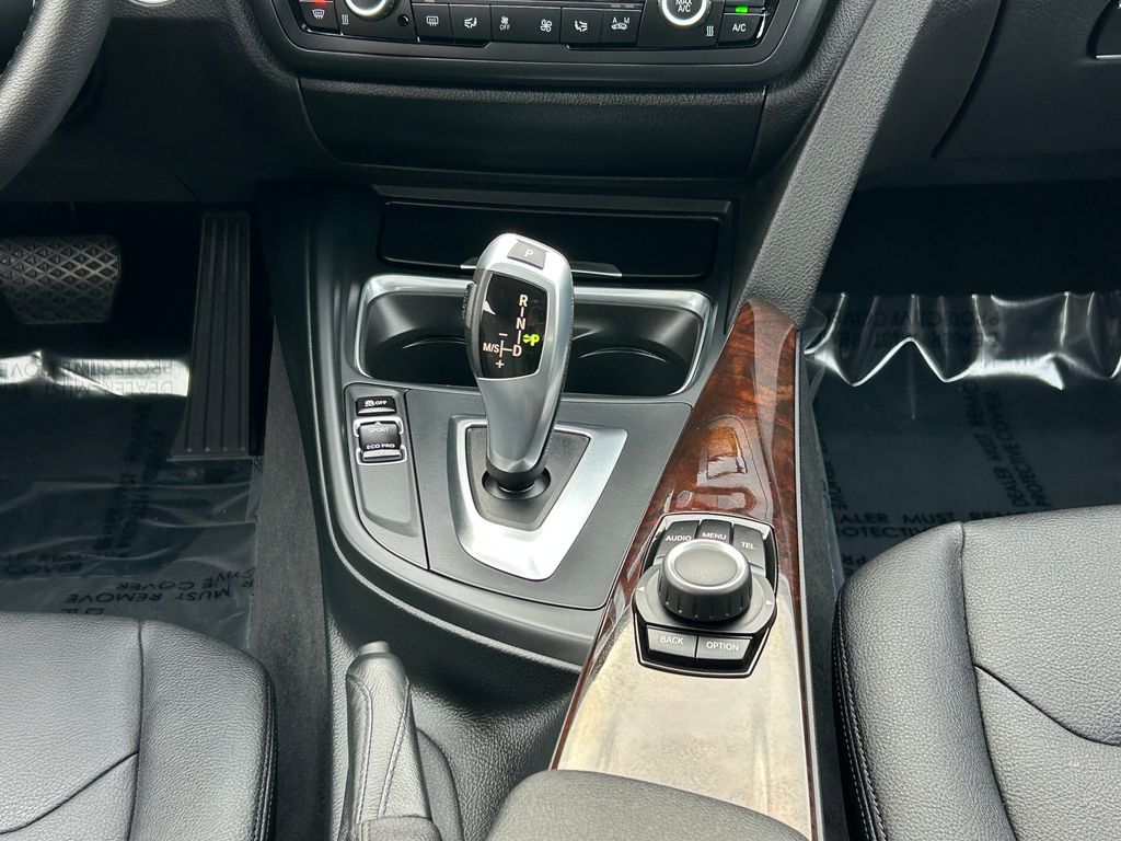 Thumbnail: 2015 BMW 3 Series - 25