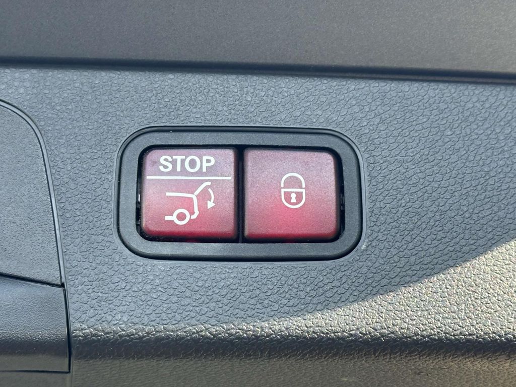 2016 Mercedes-Benz GLC 300 24