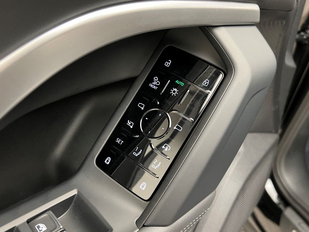 Thumbnail: 2025 Audi Q5 - 24