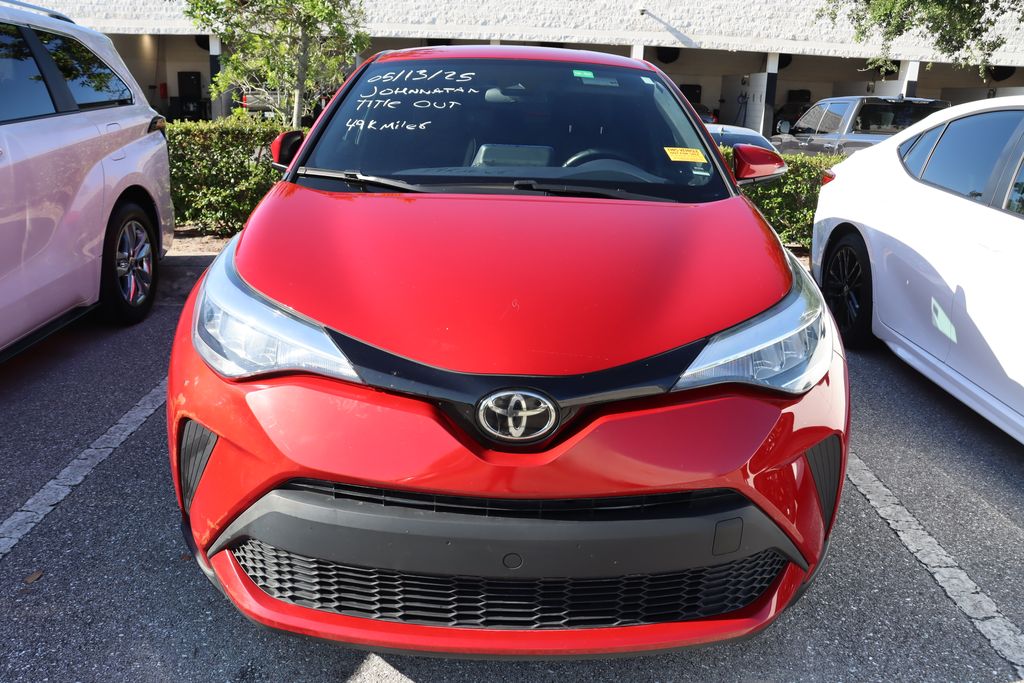 2021 Toyota C-HR XLE 5