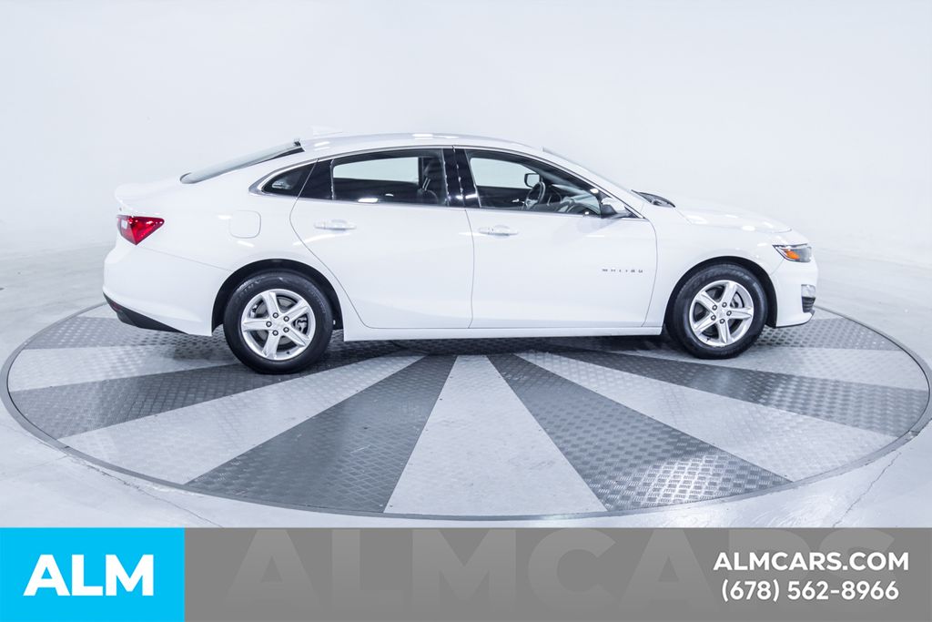 Used 2024 White Chevrolet LT image 11