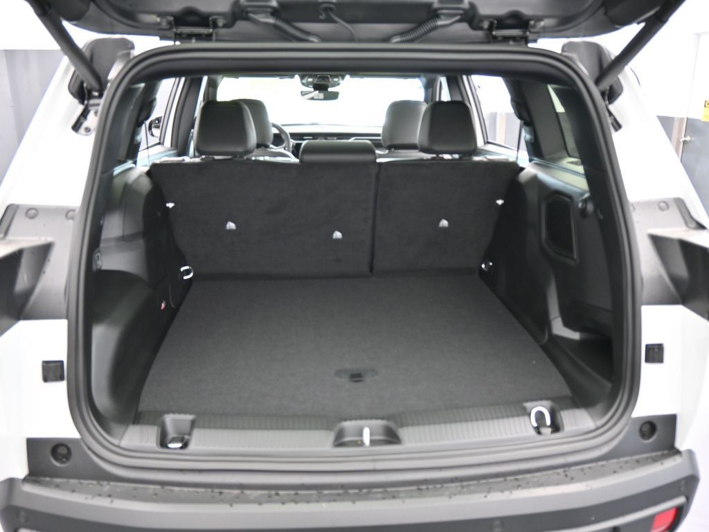 New 2026 Bright White Clearcoat Jeep Overland image 40