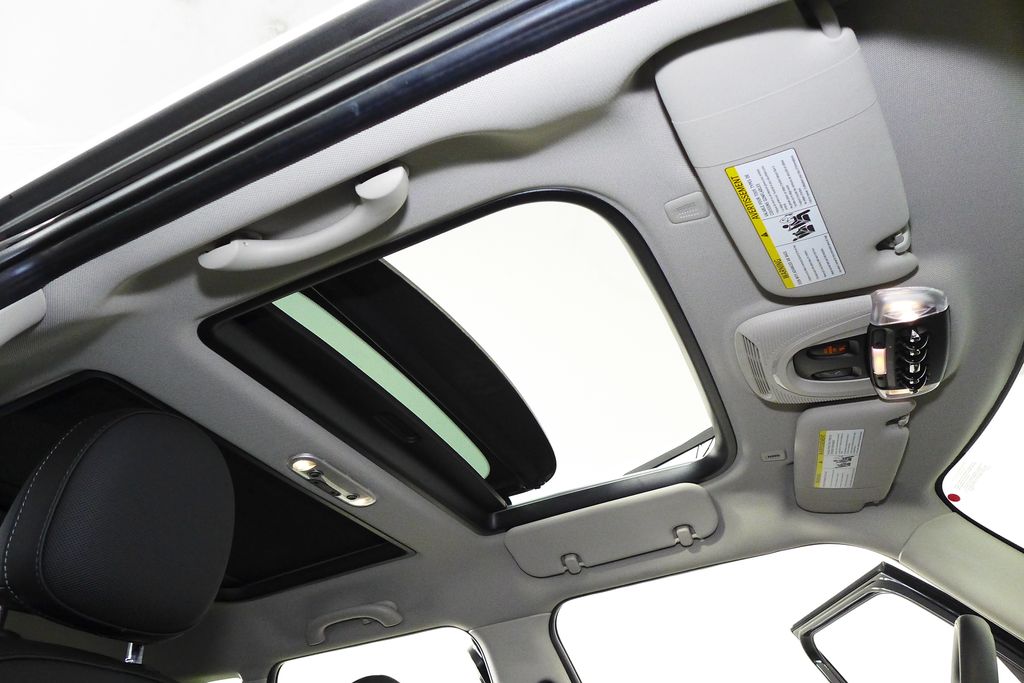 Thumbnail: 2019 MINI Cooper - 18