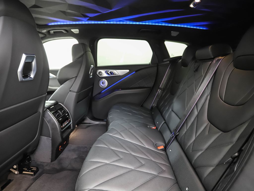 Thumbnail: 2026 BMW XM - 22