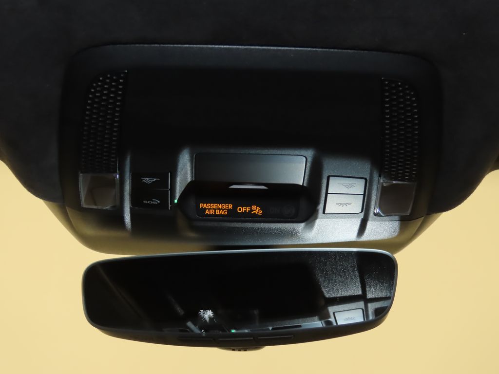 Thumbnail: 2025 Porsche Taycan - 31