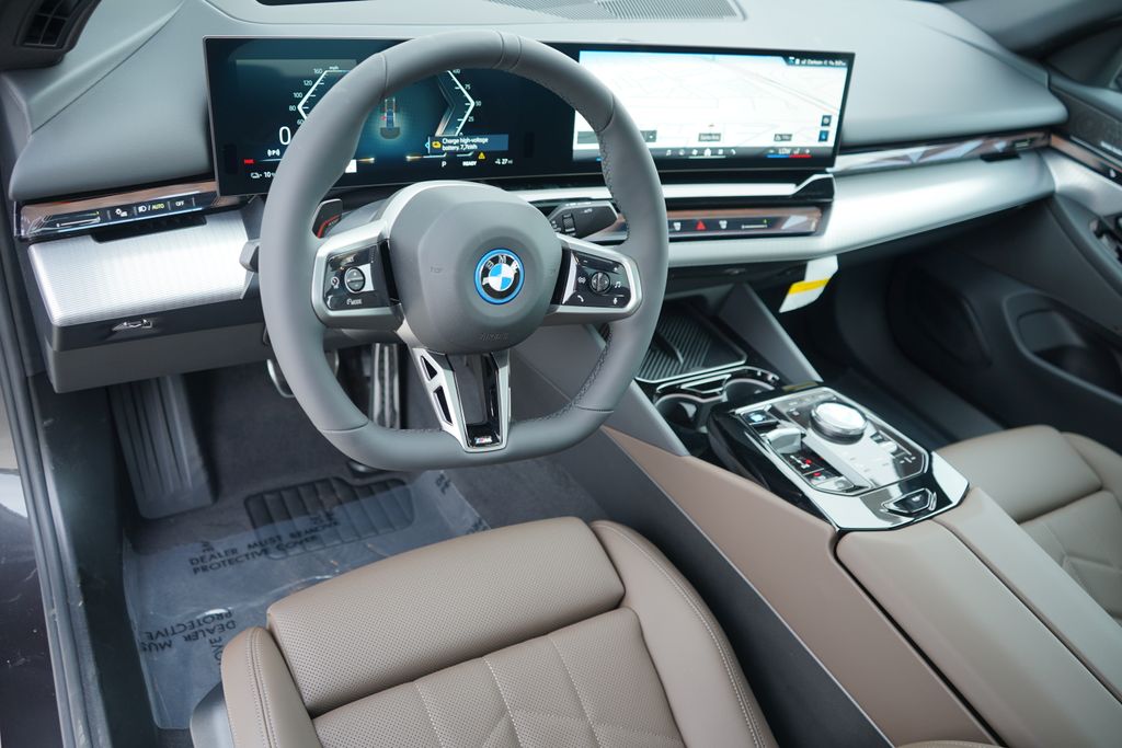 Thumbnail: 2026 BMW i5 - 12