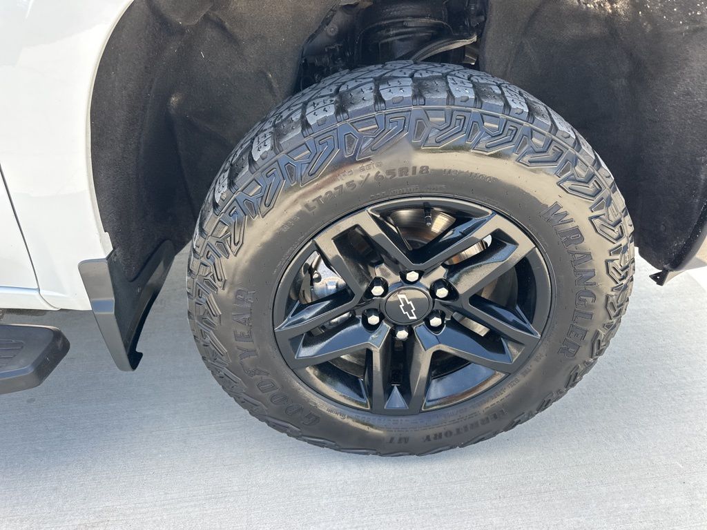 2023 Summit White Chevrolet Silverado 1500 LT Trail Boss 4X4 Truck