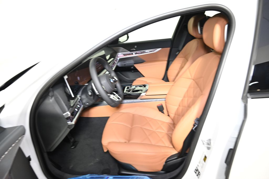 Thumbnail: 2026 BMW 7 Series - 14
