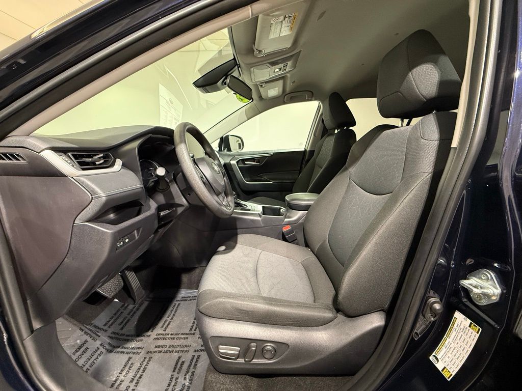 Thumbnail: 2025 Toyota RAV4 - 13