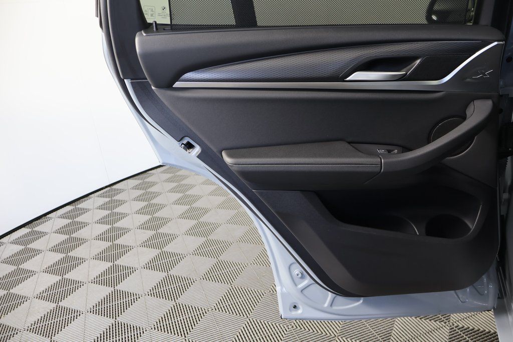 Thumbnail: 2022 BMW X3 - 13