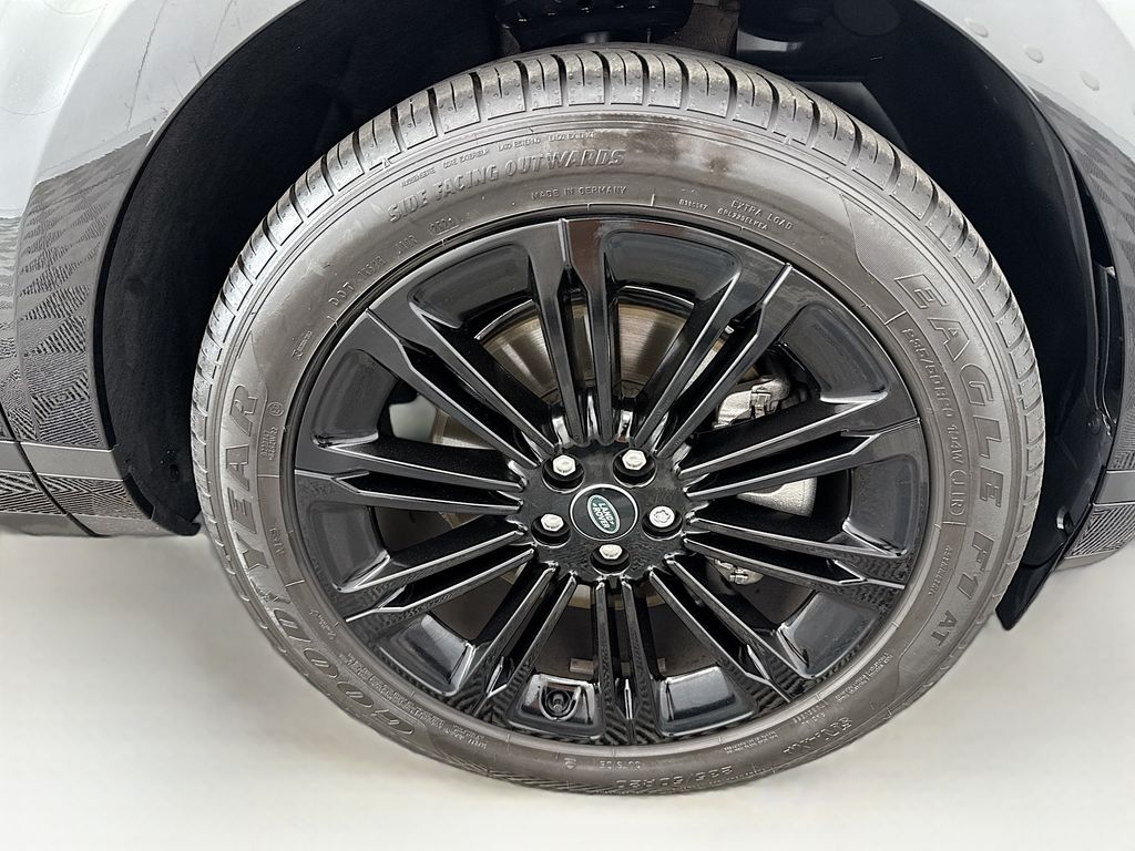 Thumbnail: 2025 Land Rover Range Rover Evoque - 31