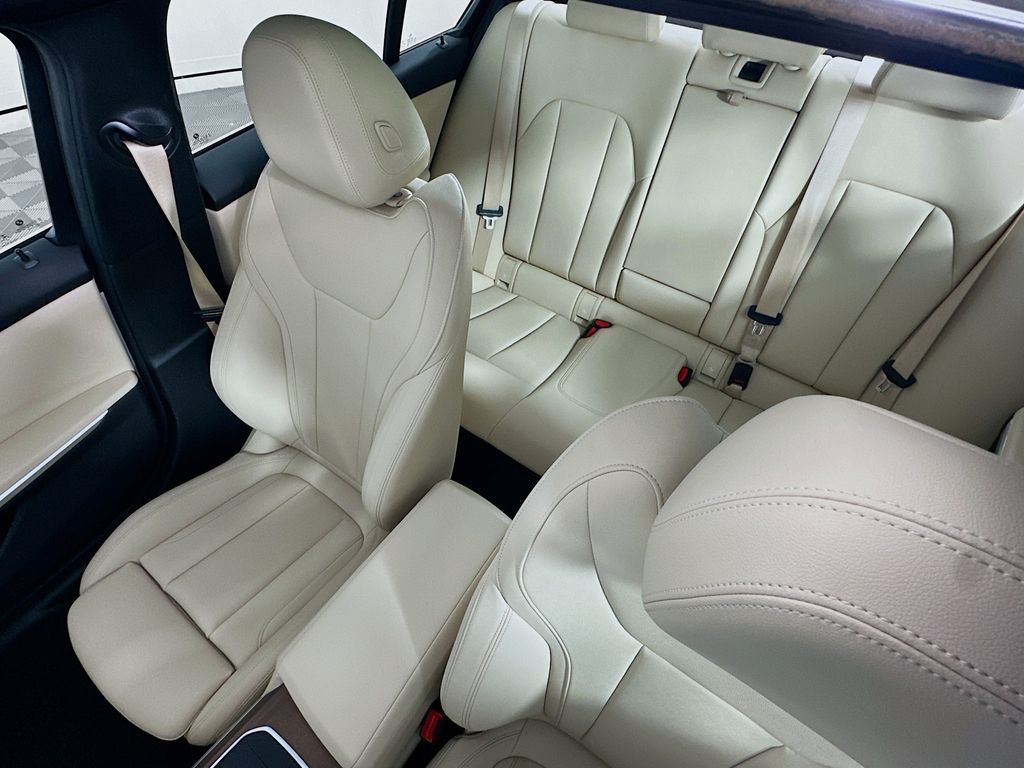 Thumbnail: 2021 BMW 3 Series - 22