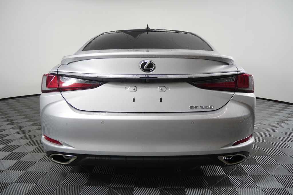 Thumbnail: 2021 Lexus ES - 4