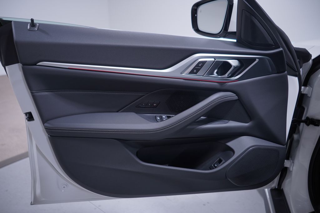 Thumbnail: 2025 BMW i4 - 10