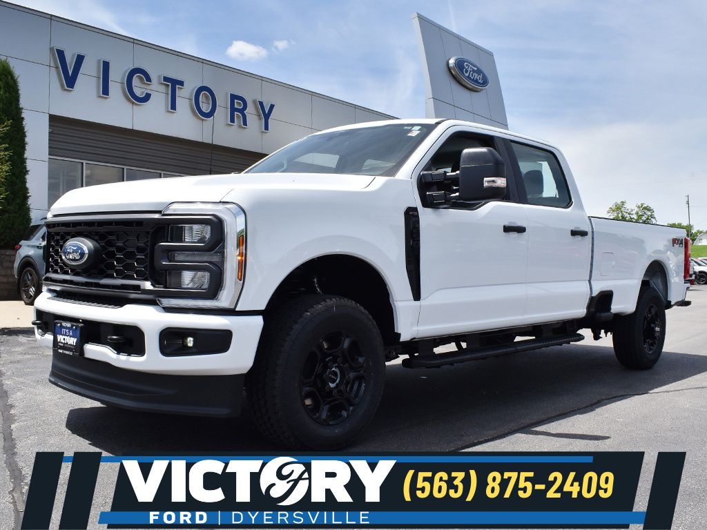 Oxford White 2026 Ford F-250 Super Duty Pickup Truck Four-Wheel Drive Automatic