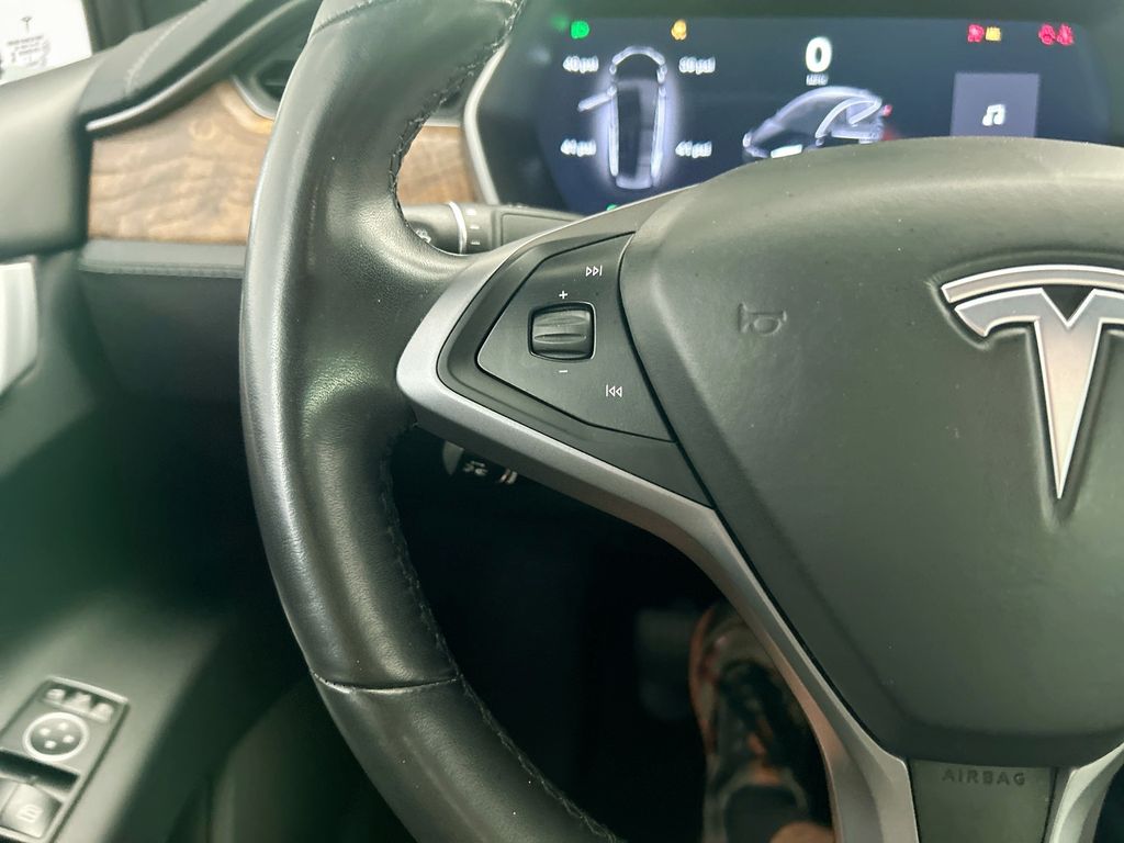 Thumbnail: 2018 Tesla Model X - 12