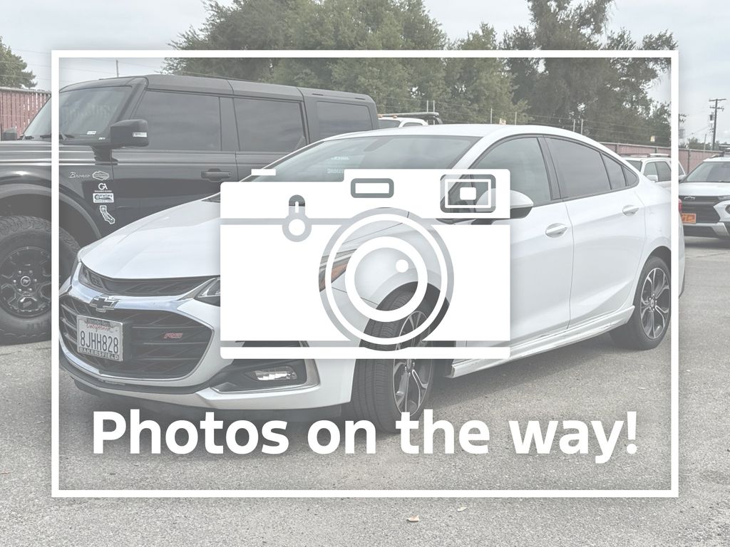 Summit White 2019 Chevrolet Cruze LT Sedan FWD Sedan Front-Wheel Drive 6-Speed Automatic