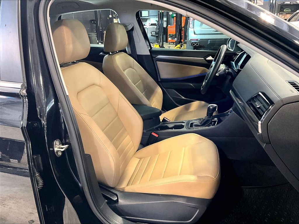 2021 Volkswagen Jetta — photo 11