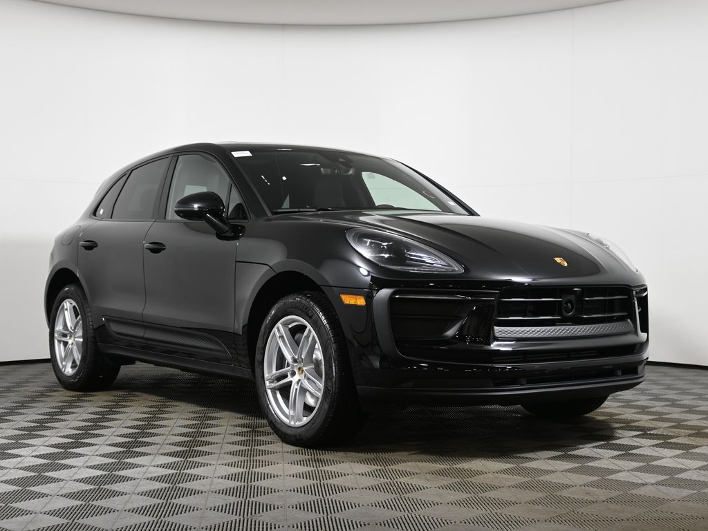 Thumbnail: 2026 Porsche Macan - 9