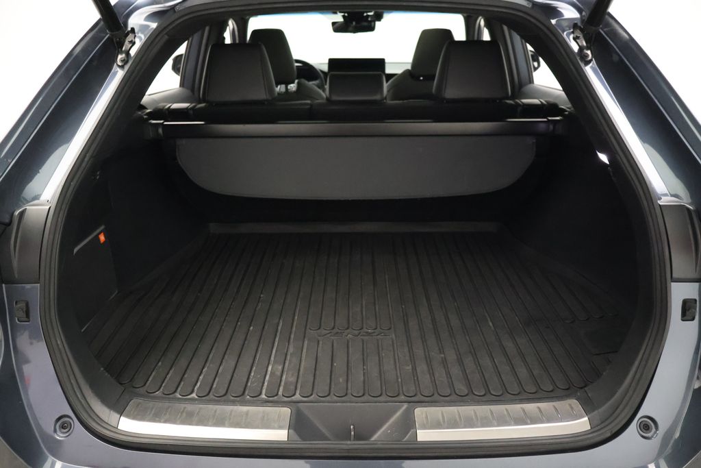 Thumbnail: 2023 Toyota Venza - 22