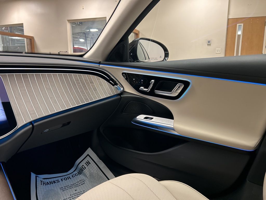 Thumbnail: 2025 Mercedes-Benz E-Class - 24