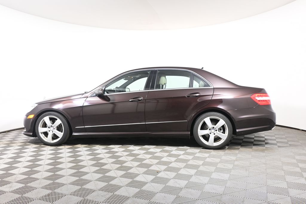Thumbnail: 2010 Mercedes-Benz E-Class - 2