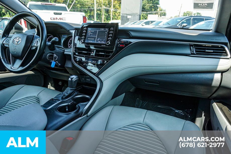 2023 Toyota Camry SE photo 17