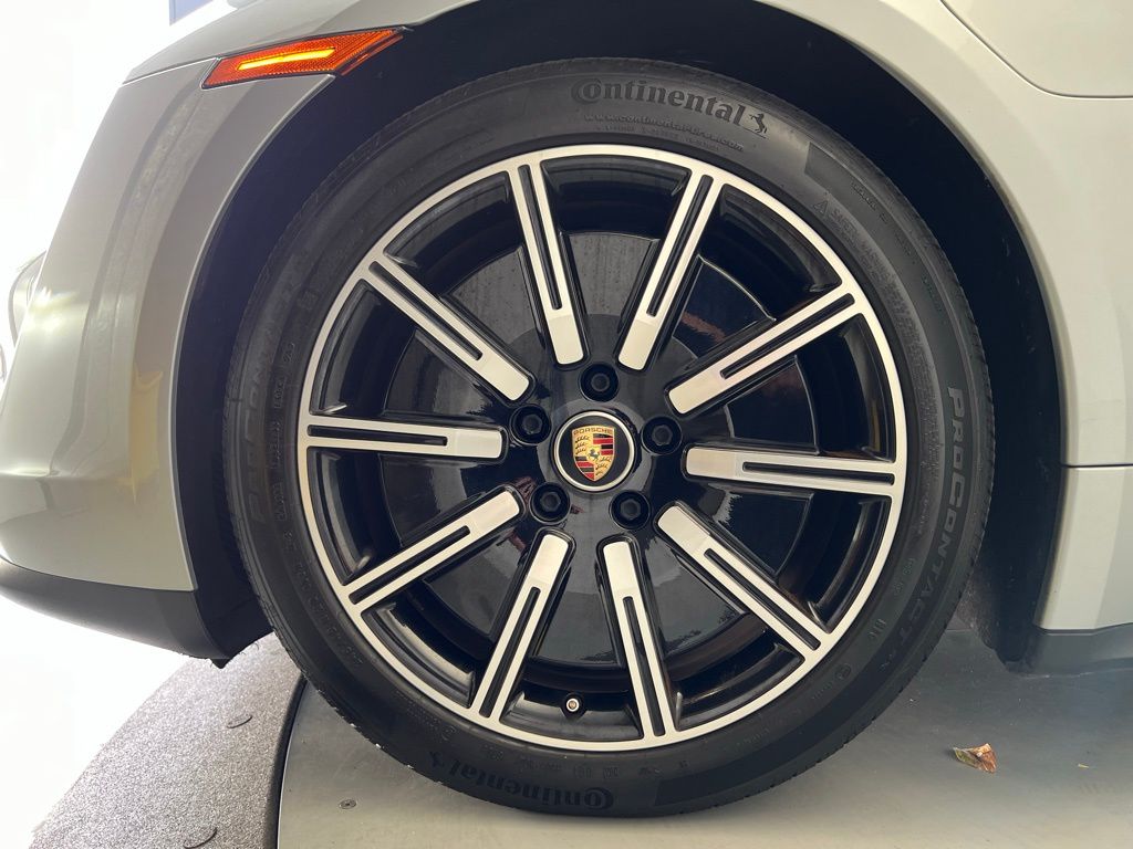 2021 Porsche Taycan  27