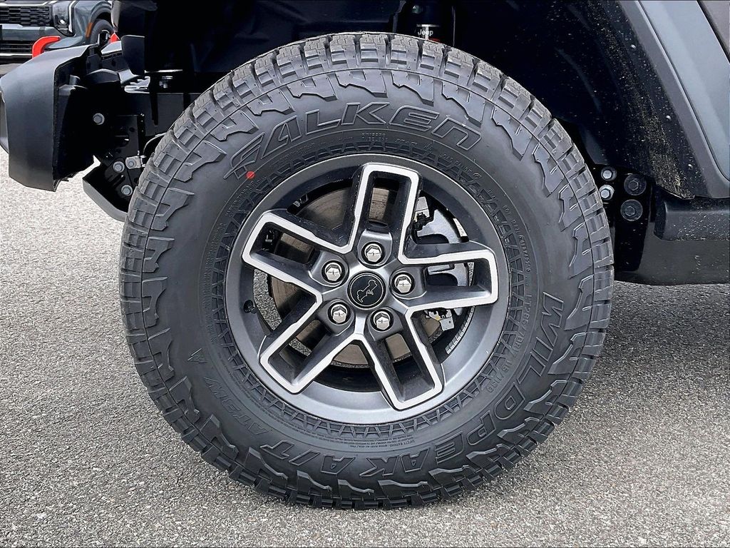 2026 Jeep Gladiator — photo 8