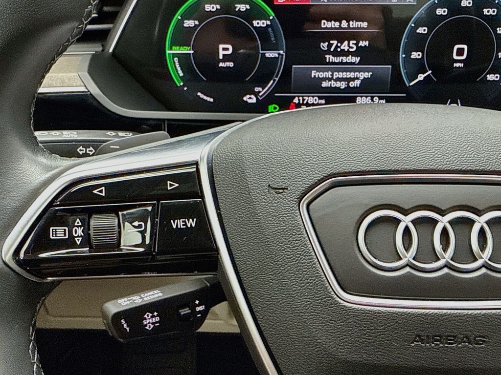Thumbnail: 2024 Audi Q8 e-tron - 11