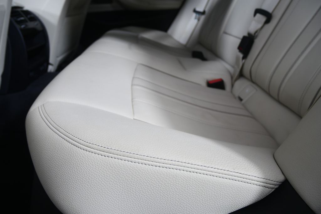 Thumbnail: 2023 BMW 5 Series - 15