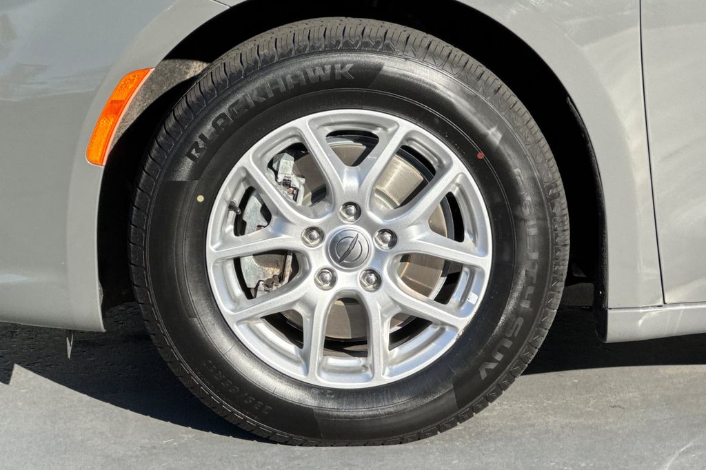 used 2022 Chrysler Pacifica car, priced at $21,918