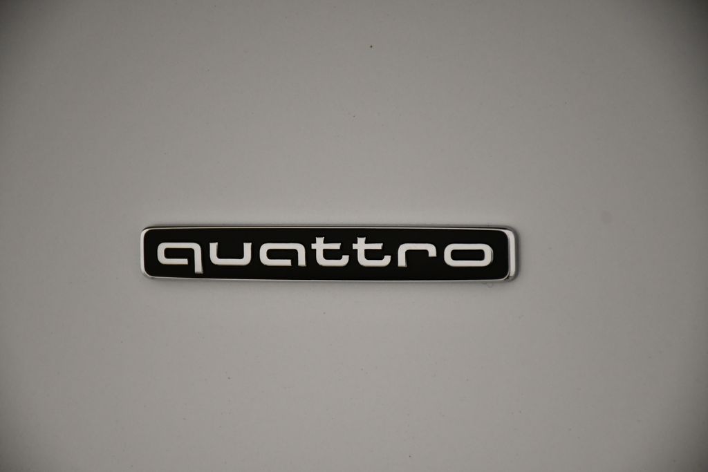 Thumbnail: 2025 Audi Q5 - 10